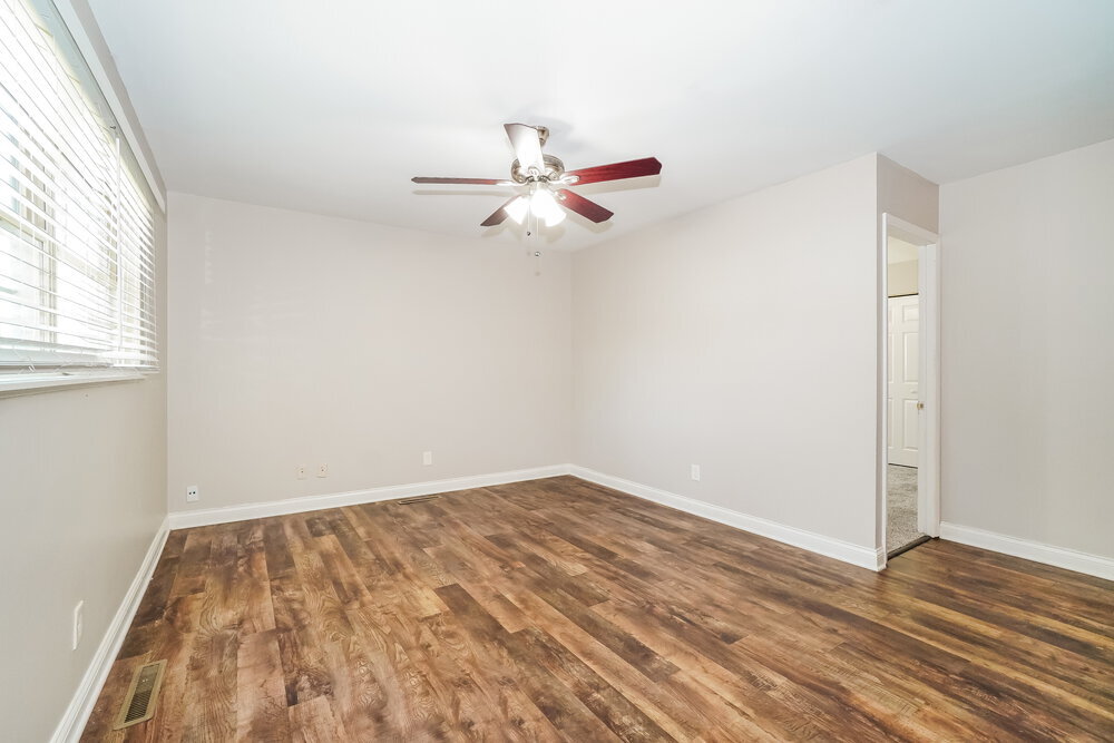 Building Photo - 1261 Grovewood Dr