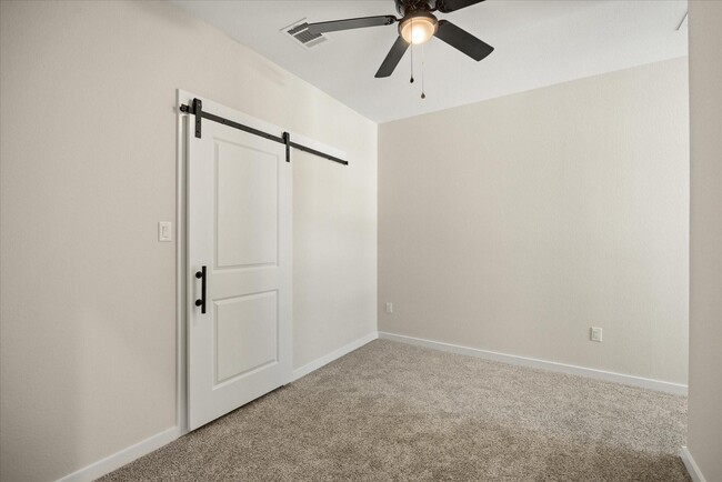 Building Photo - 585 Galt Dr