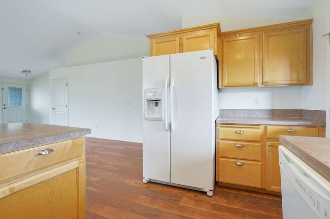 Building Photo - Beautiful 3 bed, 2 bath home in a quiet We...