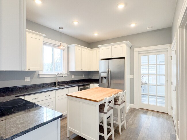 Kitchen - 12 Lincoln St