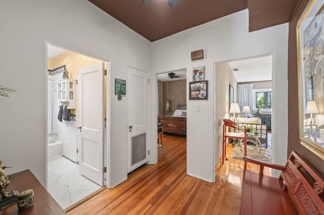 Building Photo - 605 Sunset Rd