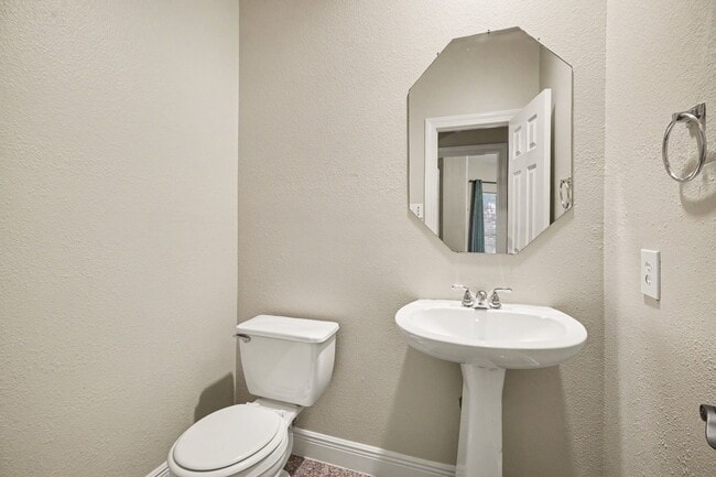 Building Photo - 3808 Armand Dr