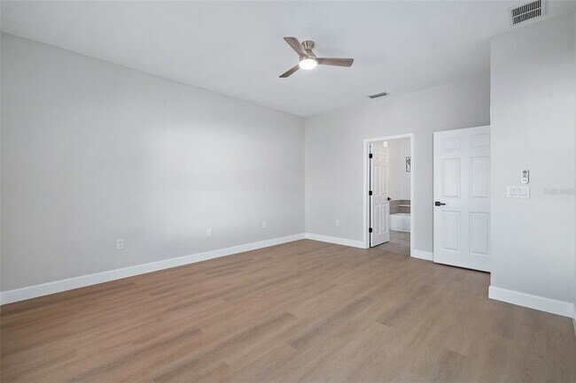 Building Photo - 32 Roxton Ln