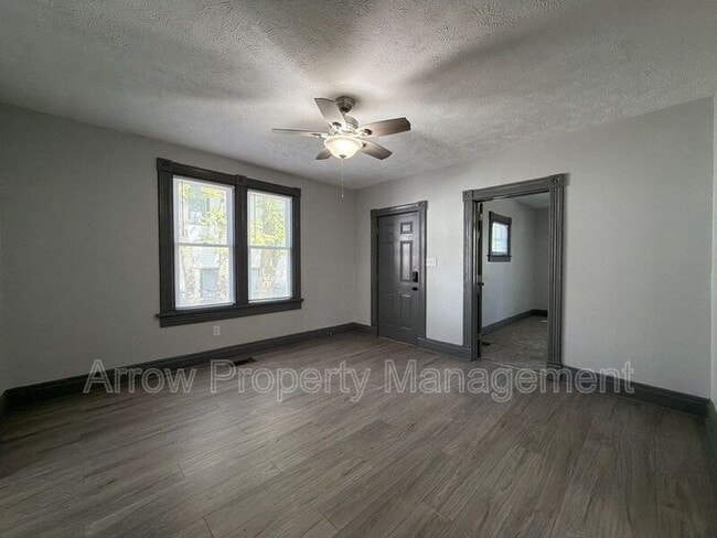 Building Photo - 2434 W