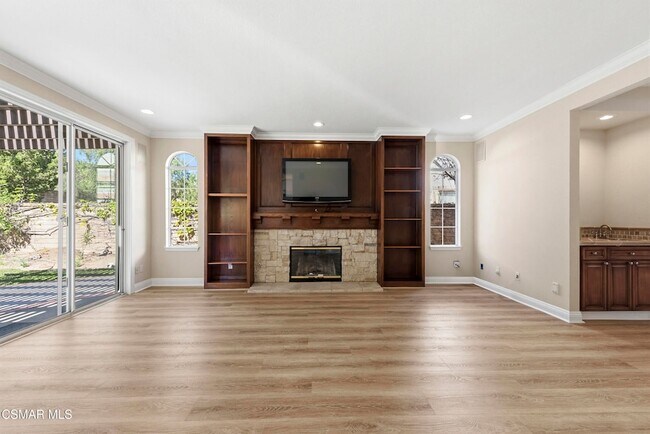 Building Photo - 1811 Fox Springs Cir