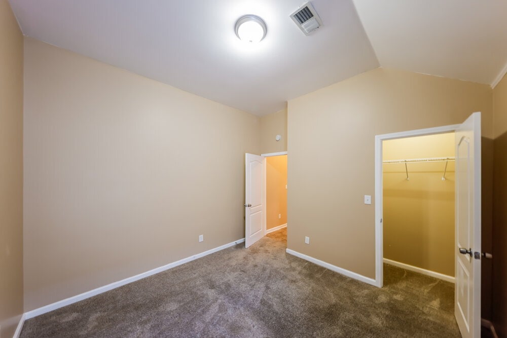 Building Photo - 1061 Village Trail