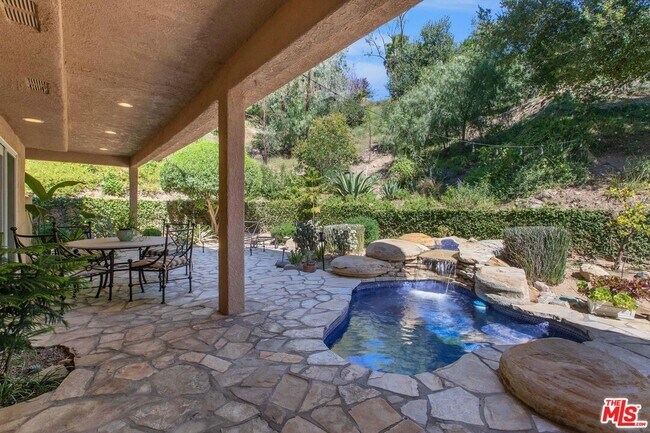 Building Photo - 24409 Voltara Ct