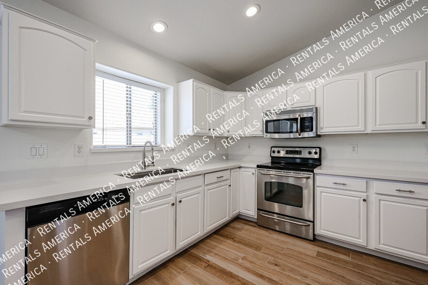 Building Photo - 2276 S Bahama Dr