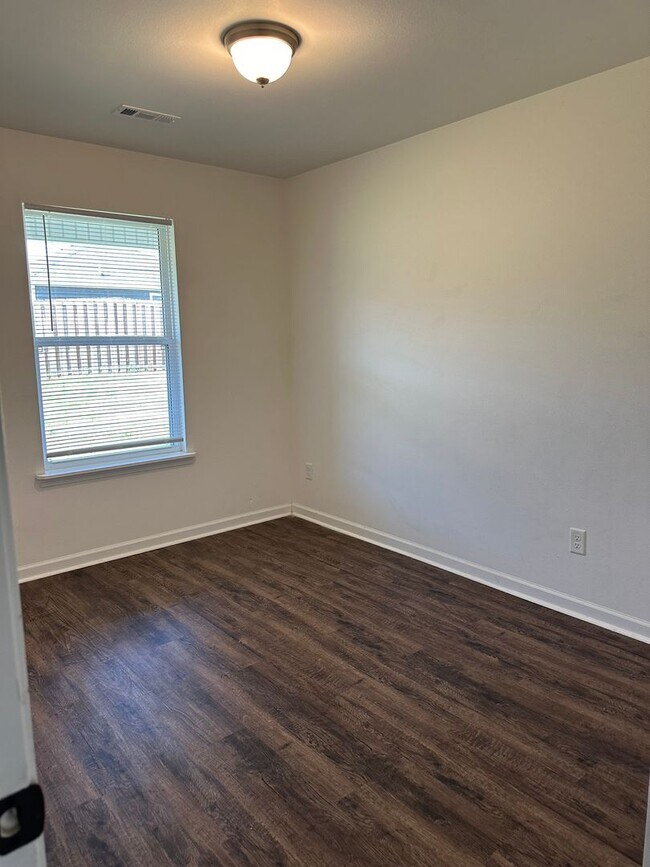 Building Photo - Newly built 3 bedroom, 2 bathroom duplex w...