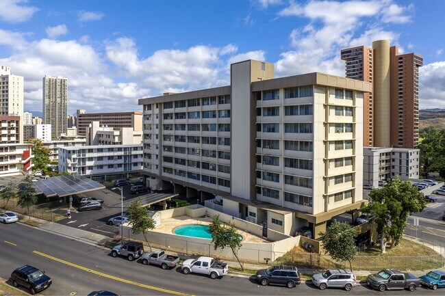 Building Photo - 2 Bed / 1 Bath 1 Parking , Community Pool , Electricity, Water, Sewer & Gas Included, Secured Bui...