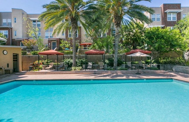 Building Photo - Entertainers Delight in Aliso Viejo!