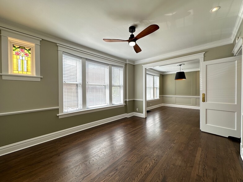 Building Photo - 1915 W Berenice Ave