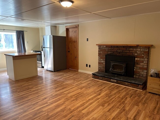 Building Photo - Cozy Cabin Close to Sunriver