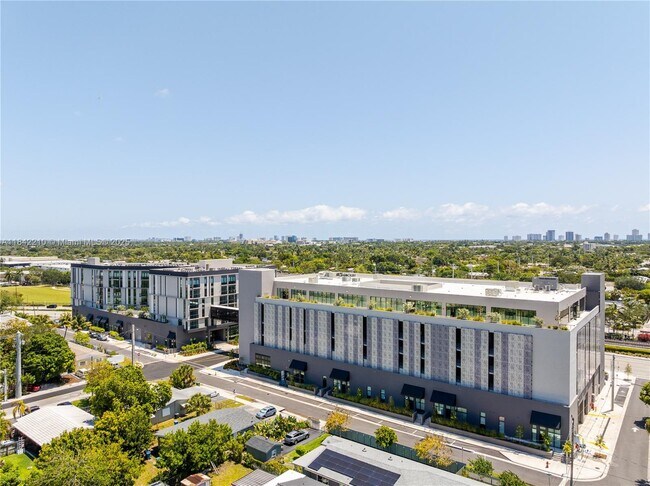 Building Photo - 3701 N Dixie Hwy