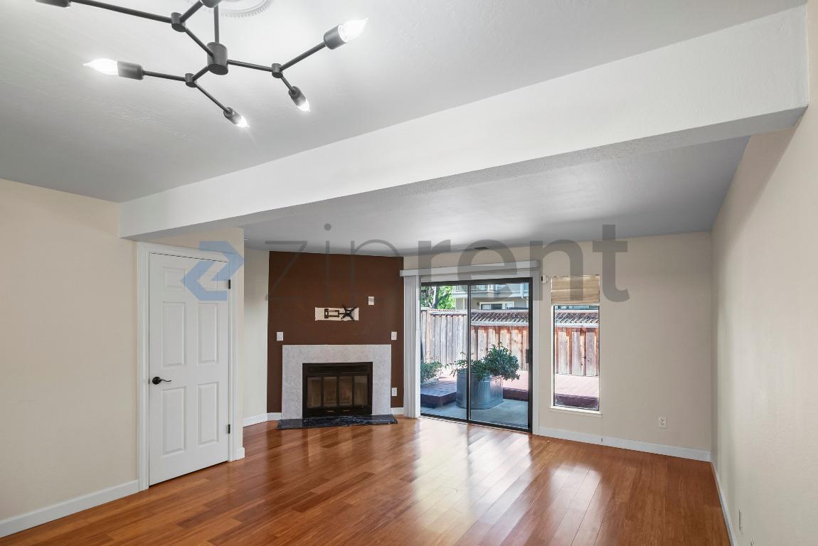 Building Photo - 1697 Pso Laguna Seco