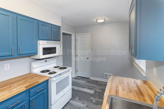 Primary Photo - 7831 Glen Orchard Dr