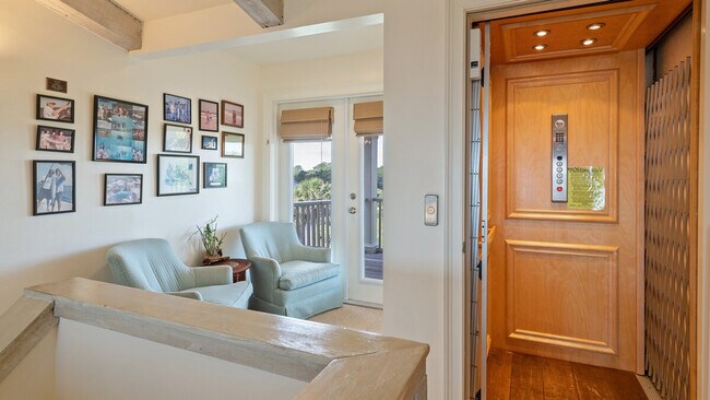 Building Photo - 321 Pioneer Loop