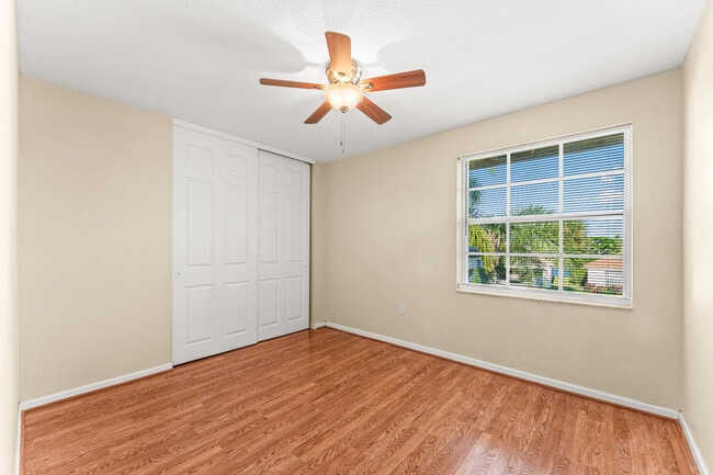 Building Photo - 255 Saratoga Blvd E