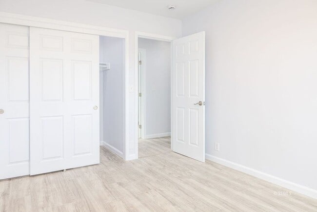 Building Photo - Beautiful fully remodeled 3 bedroom