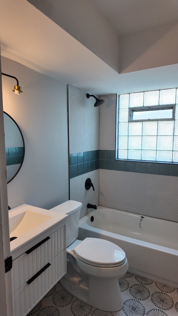 Building Photo - Stylishly Updated 2-Bedroom Apartment in the Heart of Pleasant Ridge