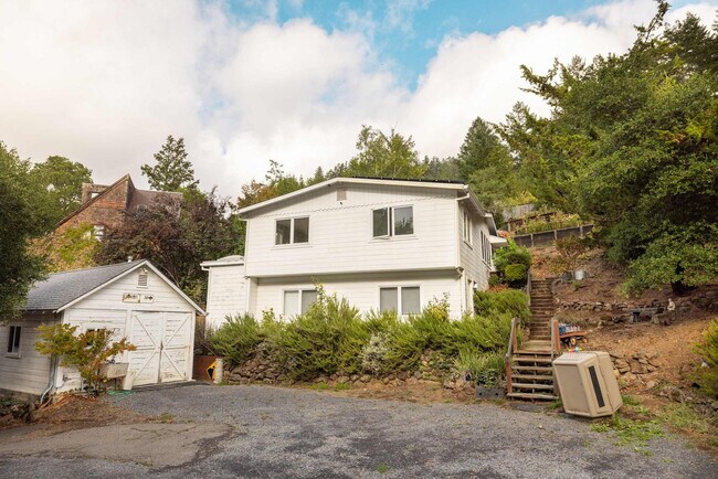 Building Photo - 30 Barranca Rd