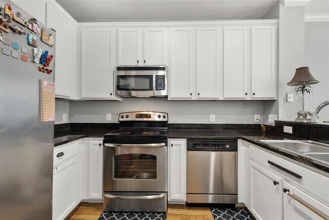 Building Photo - 3001 Murworth Dr