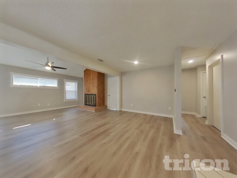 Building Photo - 316 E Citrus St