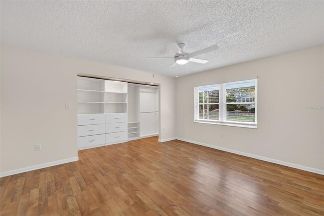 Building Photo - 423 E 10th Ave