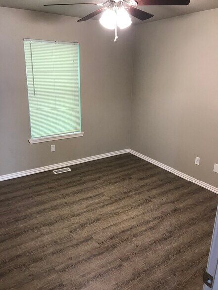 Bedroom - 1382 N Dawn Dr