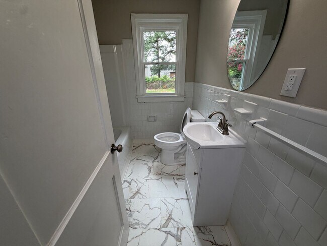 Building Photo - 3912 Pinalto Dr
