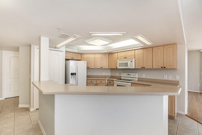 Building Photo - 801 Del Rio Way
