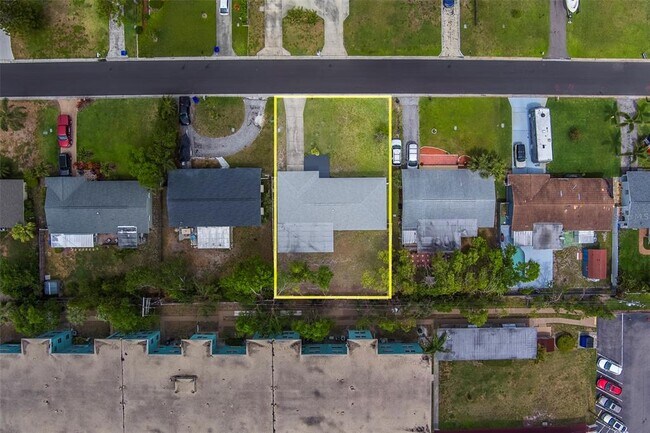 Building Photo - 11424 79th Ave