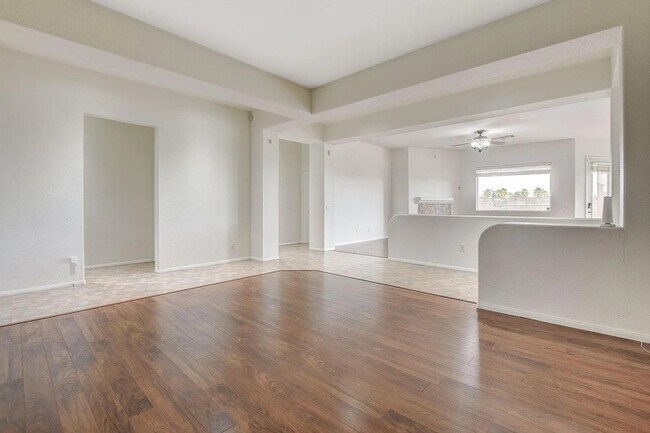 Family Rm angle - 3034 Constable St