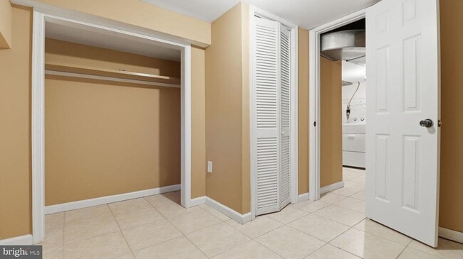 Building Photo - 1703 Tioga Rd