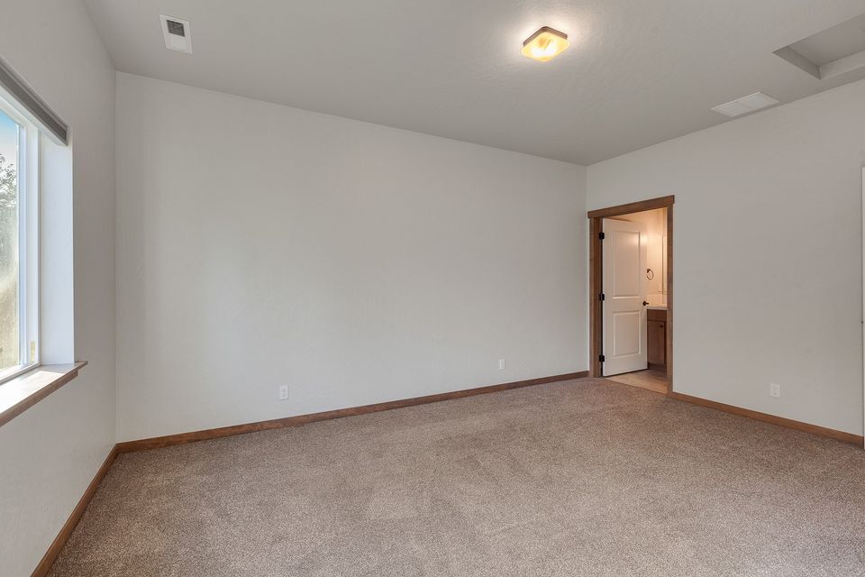 Building Photo - 408 W Davidson Ave