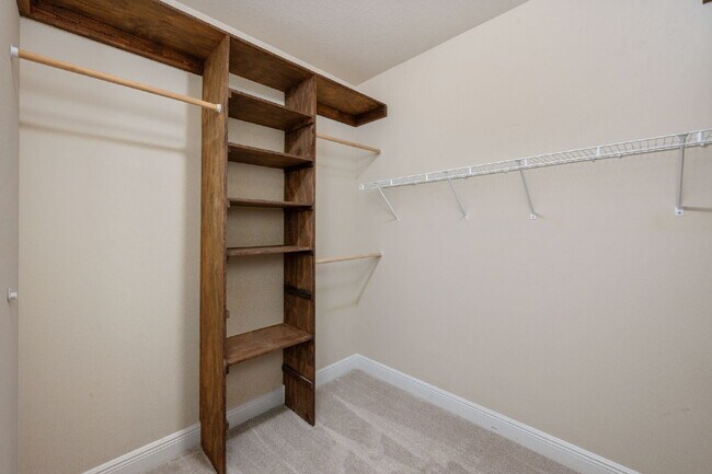 Building Photo - Crestview: 4 Bedrooms in Liberty Oaks