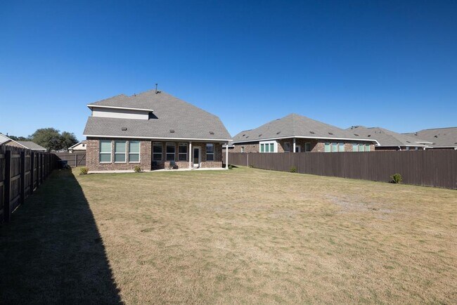 Building Photo - 1648 Tinnen House St