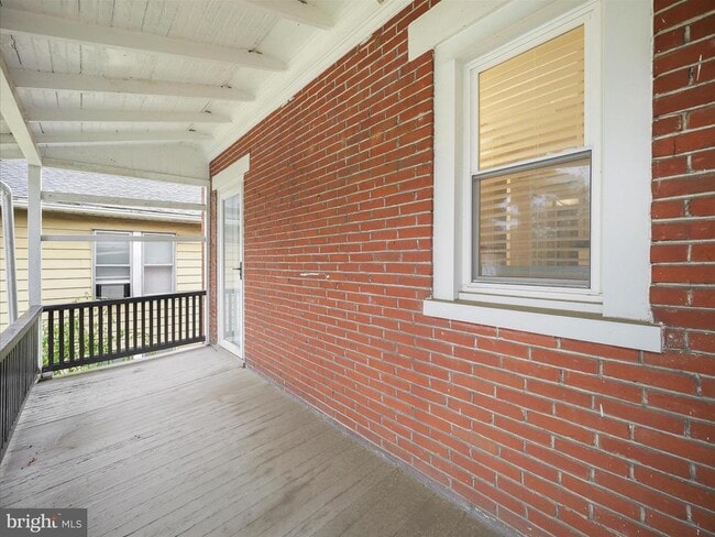 Building Photo - 1050 Edgar Ave