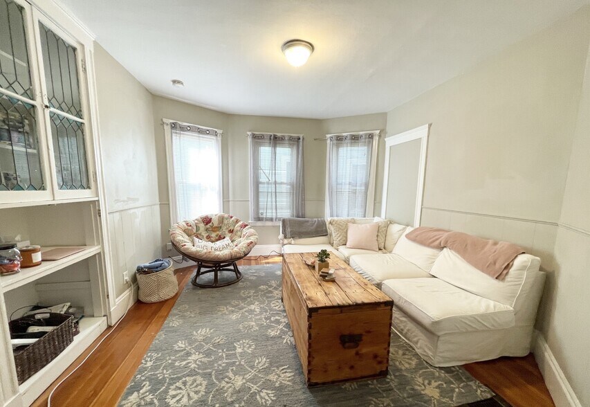 Building Photo - 9 Taft St