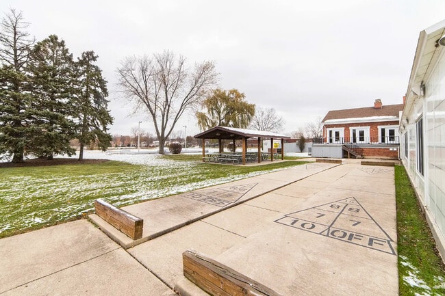 Building Photo - 238 Driftwood Ln