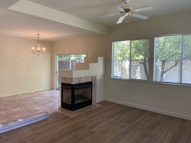 Building Photo - Bentley Square - Gated 3 Bdrm+office