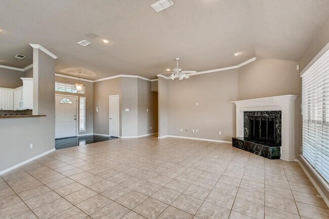 Building Photo - 5930 River Bend Dr