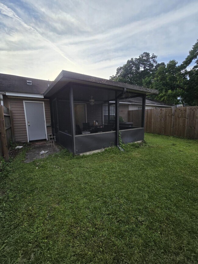 Building Photo - 1945 Baywind Ct