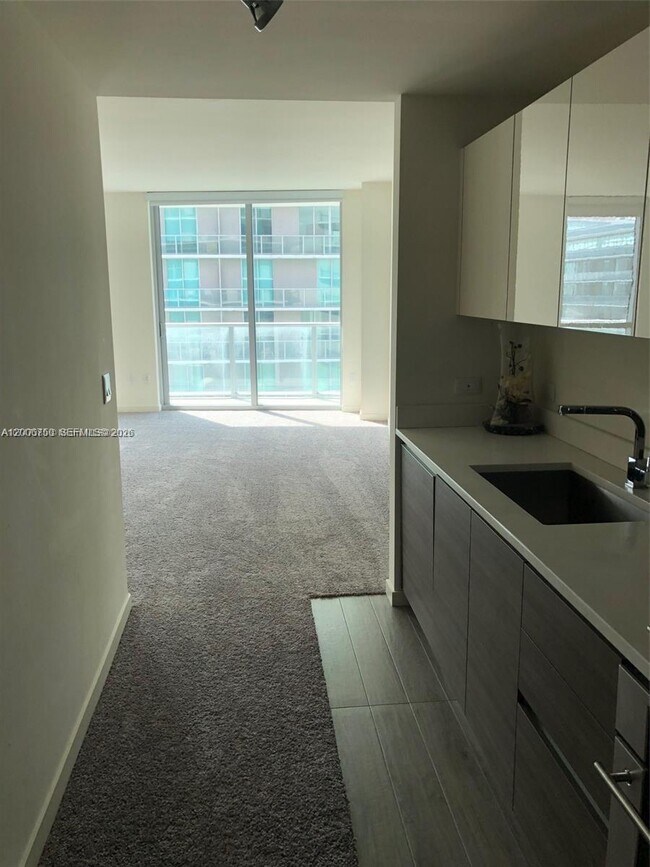 Building Photo - 1100 S Miami Ave