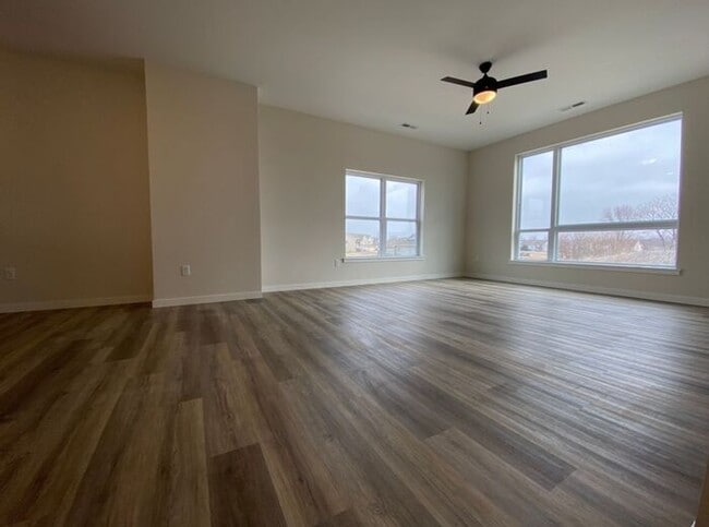 Building Photo - $2,275 | 3 Bedroom, 2.5 Bathroom Town Home | Pet Friendly | Sublease* | Available for August 1st,...