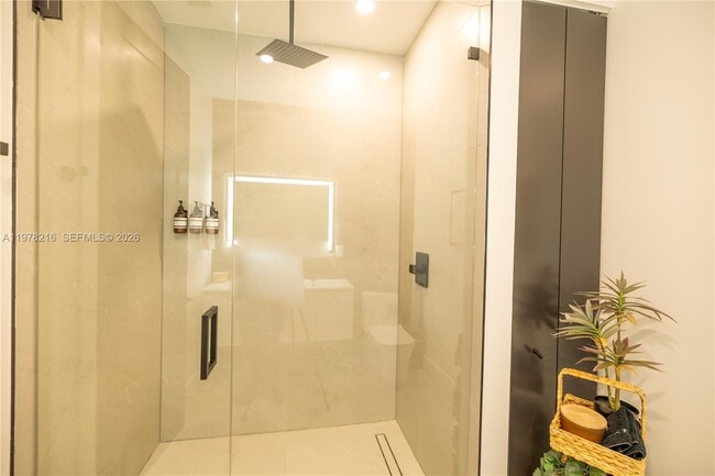 Building Photo - 8850 NE 8th Ct