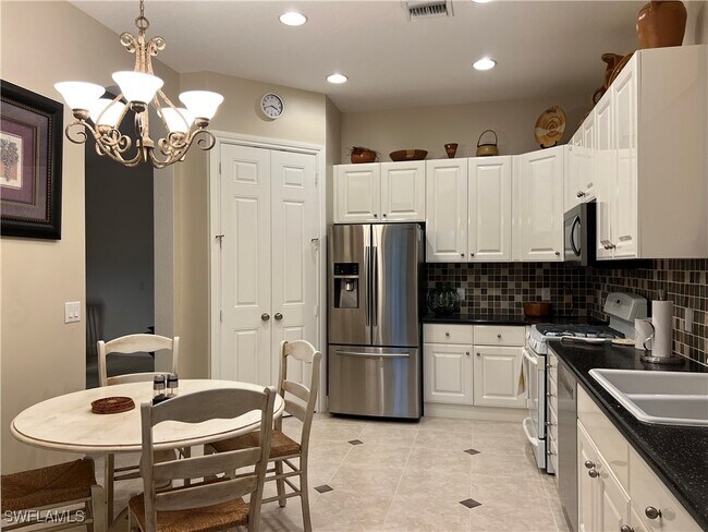 Building Photo - 9142 Cherry Oaks Ln