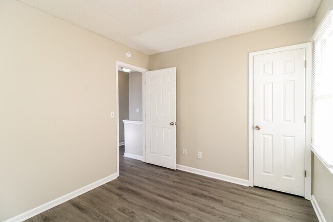 Building Photo - Bright 3-Bedroom Home in Greensboro, NC