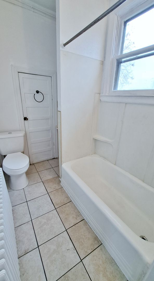 Building Photo - 523-523 1/2 Frederick Street