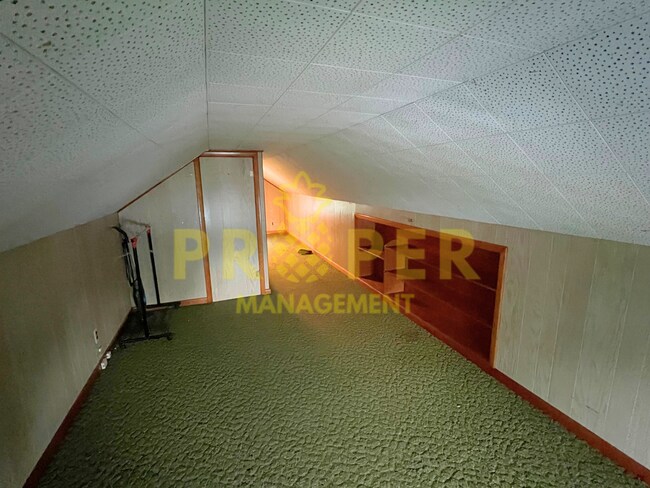 Building Photo - 3 bedrooms 1 bathroom house for rent